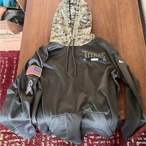 Men’s Nike salute to service Tennessee Titans Hoodie